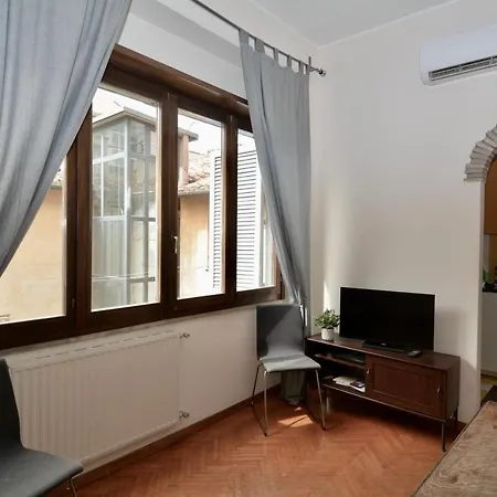 Piazza Navona Corner Apartment *