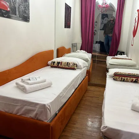 Piazza Navona Corner Apartment